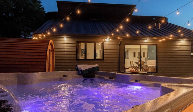 Secluded Home: Hot Tub, Sauna, 5 bed/5 Bath, Large Patio