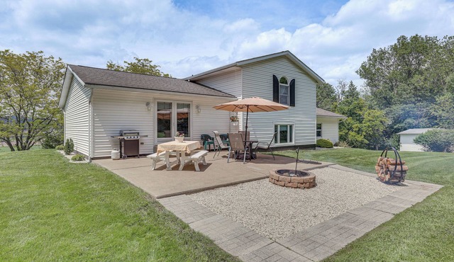 Secluded Ohio Amish Country Getaway w/Fire Pit