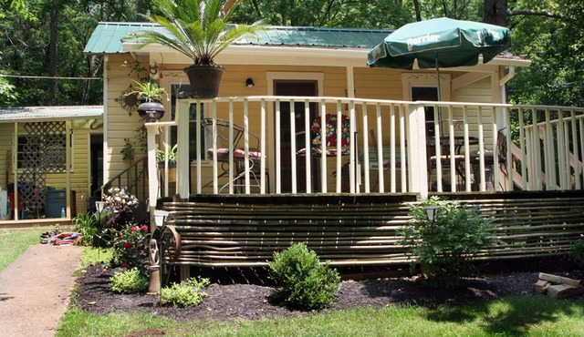 Secluded Wooded Setting 5 Minutes From Town