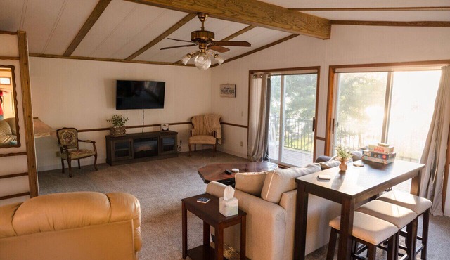 Serene 3-Bedroom Getaway with Stunning Lake Views