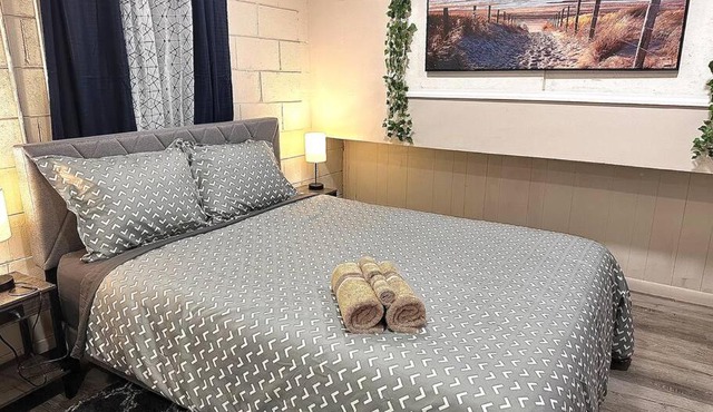Serene Cityscape Sanctuary Close to Downtown Indianapolis - Unit #5