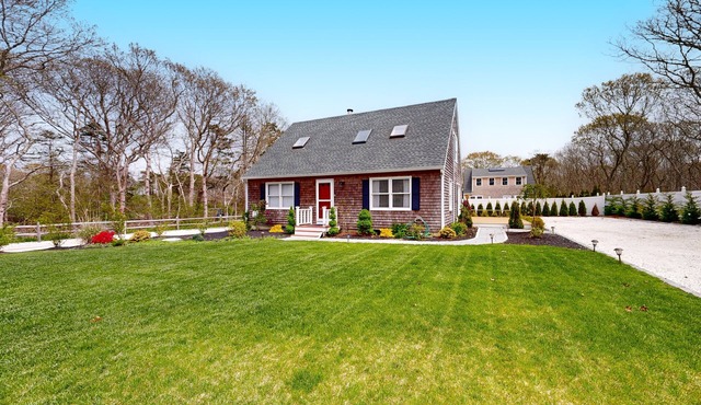 Serene Dog Friendly Island Retreat with A/C and Washer/Dryer