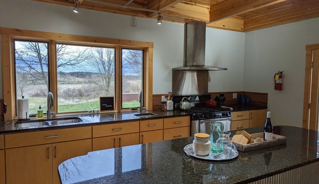 Serene Rural Retreat w/Stunning Views - Just a short drive from hiking and OU!