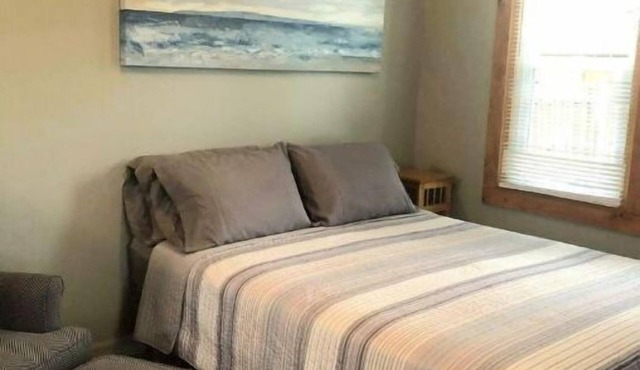 Serene Suite right off GOTL Strip! Sleeps 2!