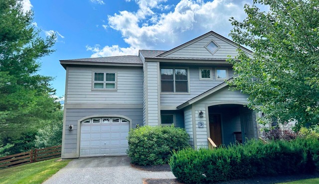SH3 Luxurious Stonehill Townhouse in Bretton Woods with Magnificent Views, Dog Friendly!