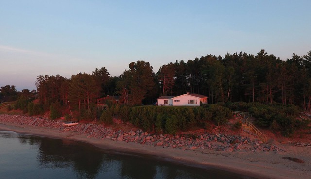 Shangri-La on Lake Superior - Incredible Lake Views, Pure White Sand Beach