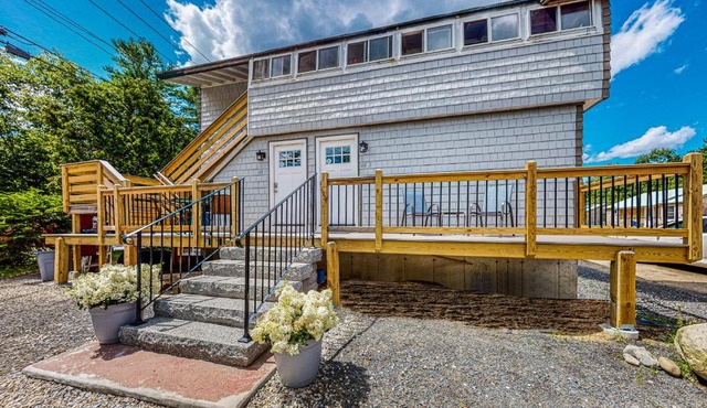 Shorebreeze Inn