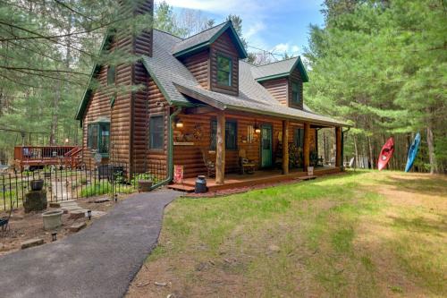 Short Walk to Lawrence Lake! Rustic Cabin w/Deck