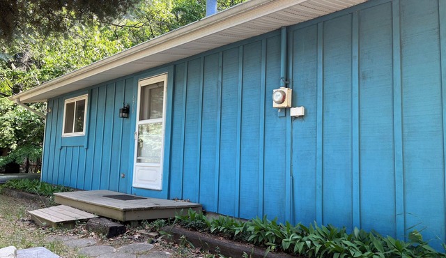 Silver Creek Cottage near the dunes and beaches