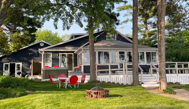Silver Lake Cottage - historic home - family fun, swim, boat, ski, fish, & relax