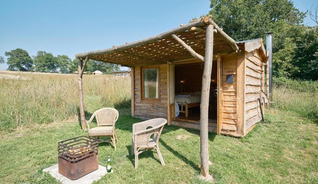 Simple Basketmakers Hut Cabin for Two