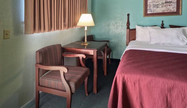 Simple, Clean & Comfy 2 Queens Room Perfect for Texas Panhandle Travelers