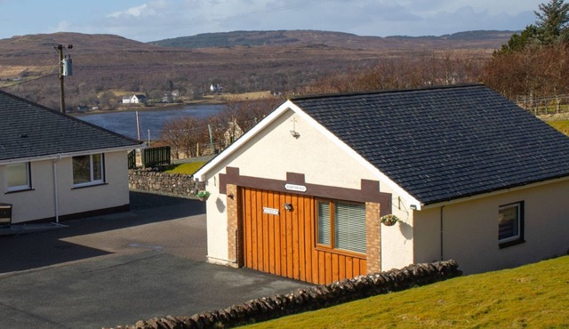 Skeabost Chalet by Interhome