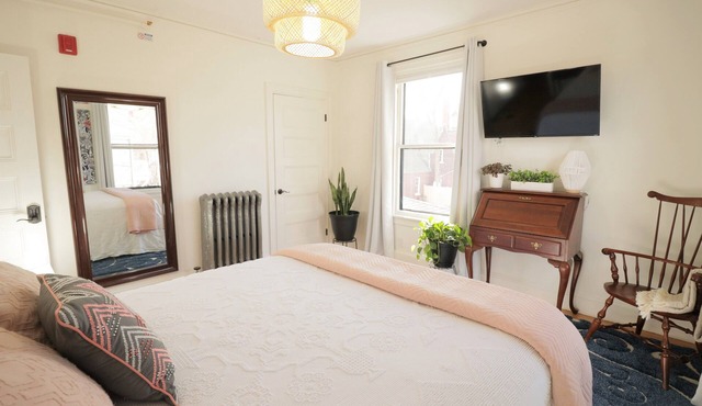 Skolfield Inn, Parking, Self-check-in, Garden 4