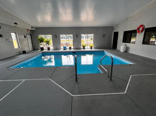 Sky Lodge Inn & Suites - Delavan