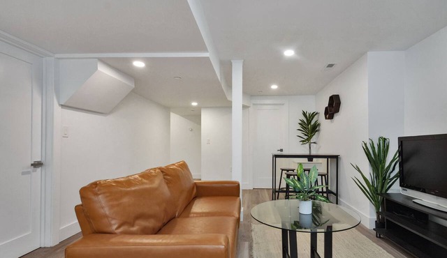 Sleek Somerville Apartment near Encore!