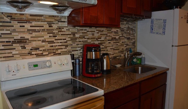 Sleep up to 4 Guest New Apt. 10 mins to Boston Easy to I-93
