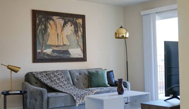 Sleepover | Prime 1BD/1BA + Balcony- OKC