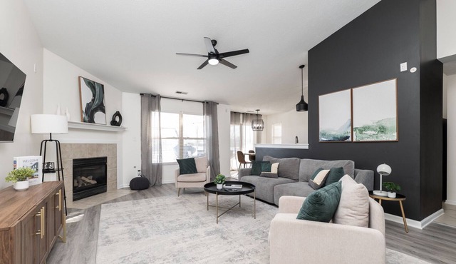 ✨ Sleeps 10 - 5 Minutes to Grand Park - Family Favorite!