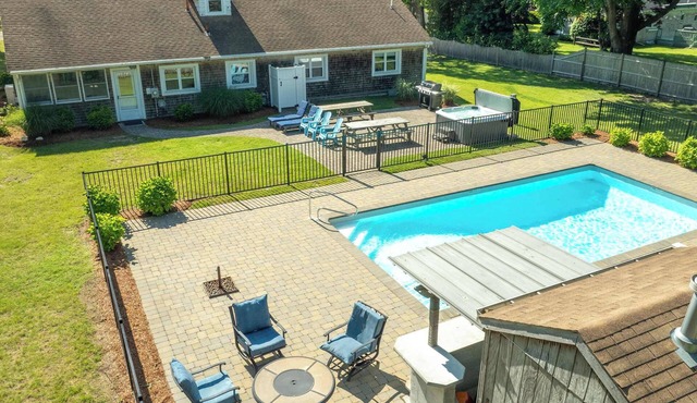 Sleeps 14 Home w/Pool Great for Families!