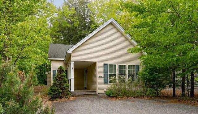 Sleeps 6 at Point Sebago Resort and Golf Course