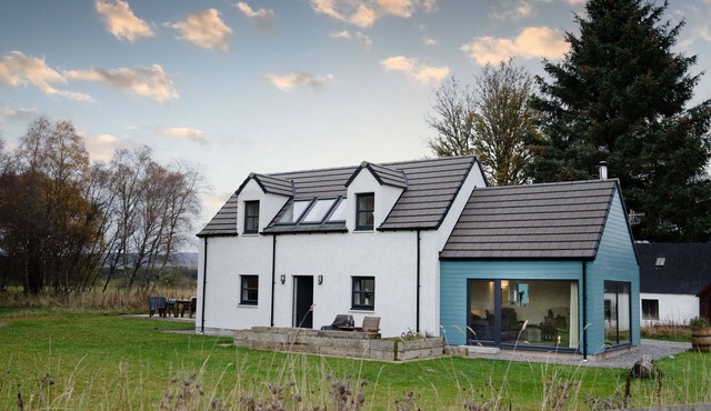 Sleeps 6 in 2 doubles and 1 twin room