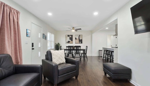 Sleeps 8 4BR|Pool Table|Mins from ConnectKC26!