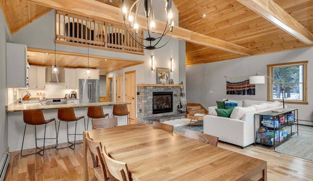 Slopeside Chalet | Hot Tub| Sauna| Game Room