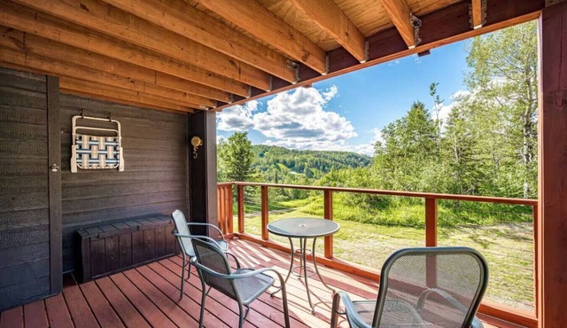 Slopeside North Shore Views | Ski-In/Ski-Out | Hot Tub
