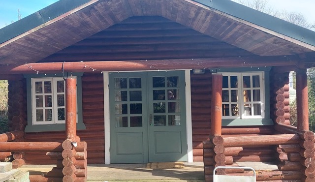 Small rustic log cabin, centrally located on the Isle of Skye.
