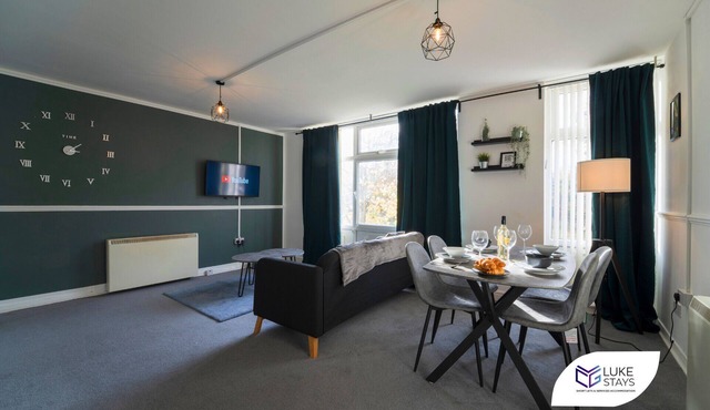 Smart 2 Bed apt- Wifi- Yard-Nr Stadium- Durham