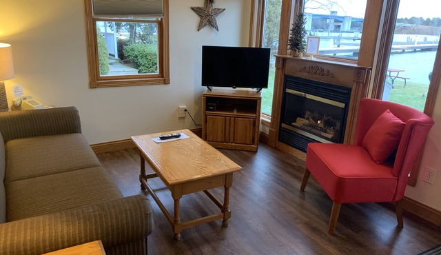 Snug Harbor Inn - 2 Bedroom Cottage