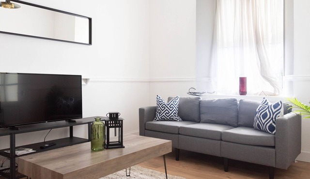 Snug Modern Home in Tillicoultry