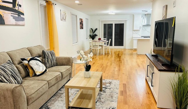 Soaking Tub Luxury 3-Bedroom Tonwhouse