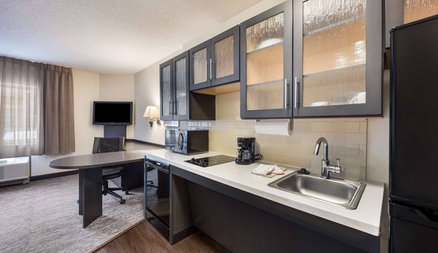 Sonesta Simply Suites Boston Braintree