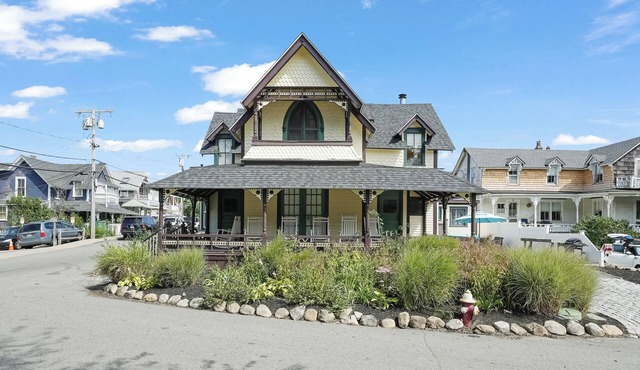 Soulas Martha's Vineyard, Walk to Inkwell Beach & Town