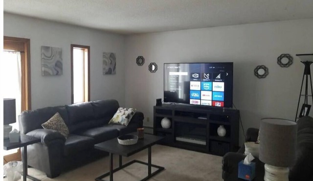 Spacious 1 BR Apartment located above a Boutique. Centrally located Downtown.