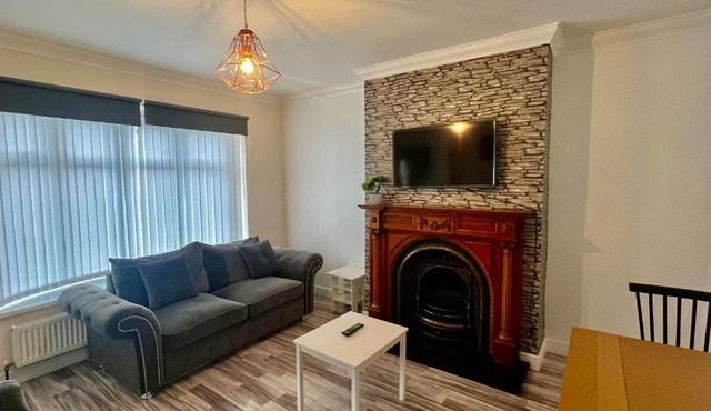 Spacious 2-bed House in Walker