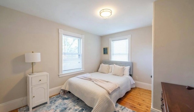 Spacious 2-bedroom townhome in Concord with WiFi, AC