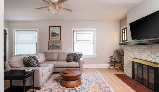 Spacious 2B/1BA in Buzzing Louisville Neighborhood