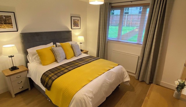Spacious 2BR Apartment - Ground Floor - Inverness