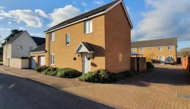 Spacious 3-Bed Home with Private Gym & Garden