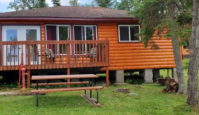 Spacious 3 Bedroom Whitetail Cabin in Voyageurs National Park
