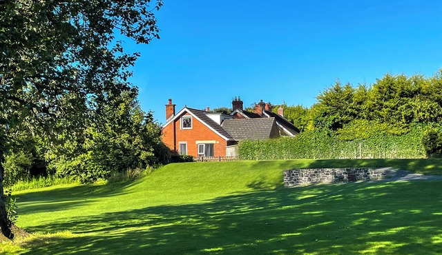 Spacious 4-bedroom house in charming Carrickfergus.