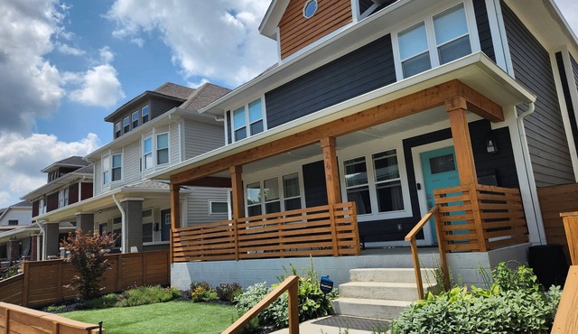 Spacious 4-bedroom house with AC and WiFi in charming Indianapolis