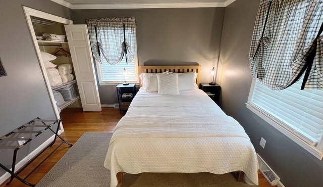 Spacious 4-bedroom house Shelbyville 1 mile from I-64