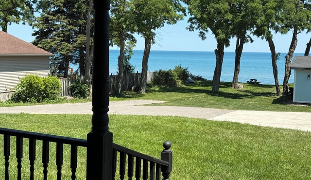 Spacious 4-beds South of Lexington AC, Sandy Private Beach Handicap accessible