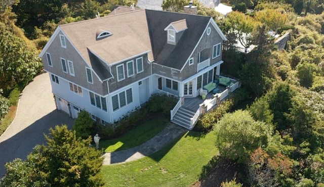 Spacious 5-bedroom estate with access to private beach in peaceful Falmouth