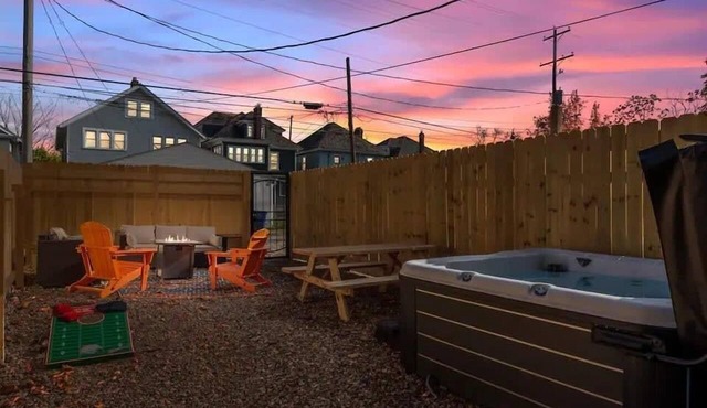 Spacious 5-Bedroom Home with Hot Tub