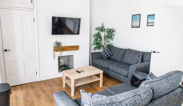 Spacious 5 Bedroom House - Perfect for Contractors
